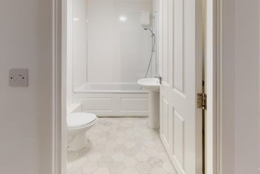 4 bed house, Yalta Court, Woodhouse, Leeds, LS29AG - Image 11