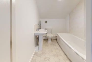 4 bed house, Yalta Court, Woodhouse, Leeds, LS29AG - Image 12