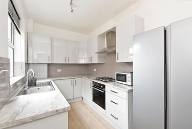 6 bed house, Cowlishaw Road, Sharrowvale, Sheffield, S118XE - Image 1