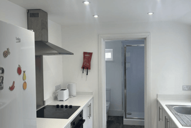 2 bed house, Pavilion Crescent, Newland, Hull, HU51PU - Image 6