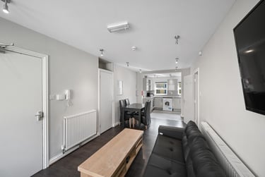 3 bed house, Broomhall Court, Broomhall, Sheffield, S102DN - Image 1