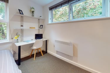 2 bed house, St Ann's Court, Kirkstall, Leeds, LS53LF - Image 13