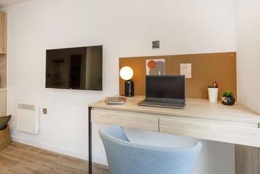 Classic Studio Floors 1-5 at The Fabric Works, 4 Leylands Road, Hyde Park, Leeds, LS27FF - Image 5