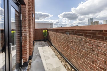 Premium Terrace Studio - Image 5