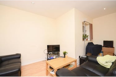 5 bed house, Gell Street, Devonshire Green, Sheffield, S37QW - Image 3