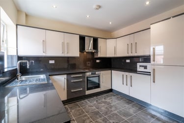 6 bed house, Gell Street, Devonshire Green, Sheffield, S37QW - Image 4