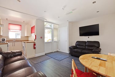 5 bed house, Edmund Road, Heeley, Sheffield, S24EH - Image 1