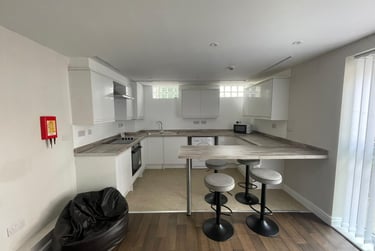 6 bed house, Cherry Street, Heeley, Sheffield, S24FF - Image 2