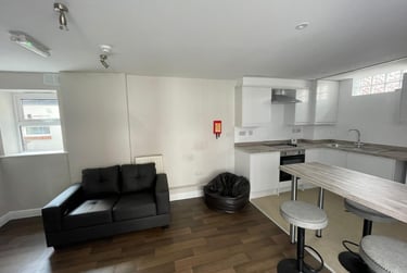 6 bed house, Cherry Street, Heeley, Sheffield, S24FF - Image 1