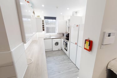 6 bed house, Shoreham Street, Heeley, Sheffield, S24FB - Image 2