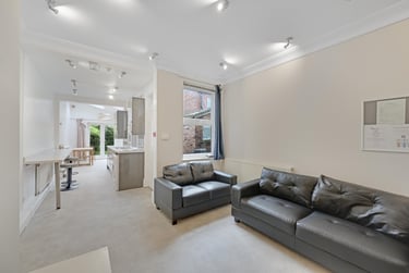 6 bed house, Cemetery Avenue, Sharrow, Sheffield, S118NT - Image 1