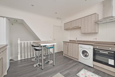 6 bed house, Cemetery Avenue, Sharrow, Sheffield, S118NT - Image 1