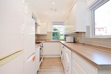 5 bed house, Queens Road, Heeley, Sheffield, S24DH - Image 1