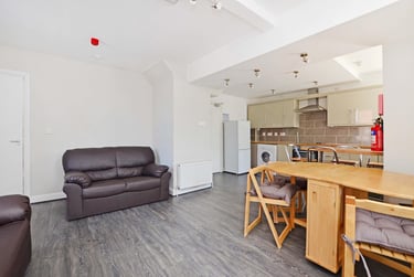 5 bed house, Lancing Road, Heeley, Sheffield, S24ET - Image 2