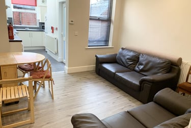 5 bed house, Vincent Road, Highfield, Sheffield, S71BY - Image 2