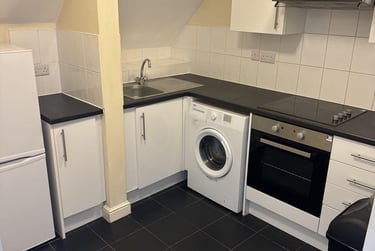 2 bed house, The Avenue, West End, Lincoln, LN11PA - Image 2