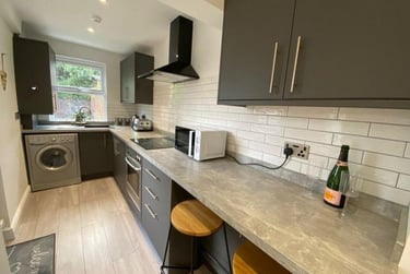 4 bed house, Penley Street, Sharrow, Sheffield, S118BG - Image 1