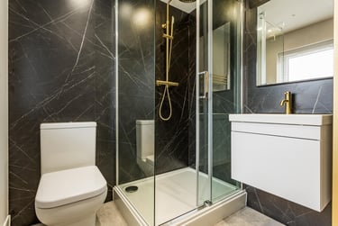 2 bed house, Derby Road, Radford, Nottingham, NG71PR - Image 2