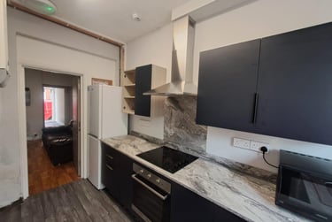 4 bed house, Hart Street, Lenton, Nottingham, NG71SF - Image 1