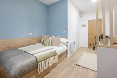 Premium Studio at St Gabriels, Oxford Place, City Centre, Manchester, M145RP - Image 2