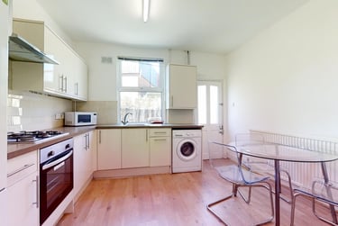 3 bed house, Shoreham Street, Heeley, Sheffield, S24FE - Image 3