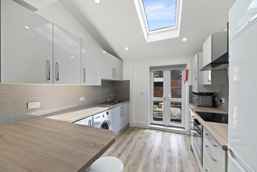 6 bed house, Khartoum Road, Sharrowvale, Sheffield, S118RD - Image 1