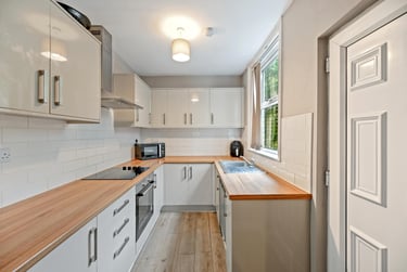 6 bed house, Westbrook Bank, Sharrowvale, Sheffield, S118YJ - Image 1