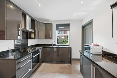 4 bed house, Margaret Street, Heeley, Sheffield, S14SX - Image 2