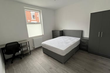 4 bed house, Cream Street, Heeley, Sheffield, S24DB - Image 1