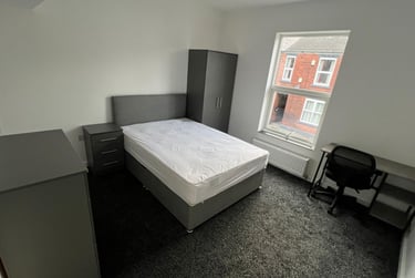 4 bed house, Cream Street, Heeley, Sheffield, S24DB - Image 2