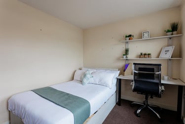 4 bed house, Kingfisher Way, City Centre, Loughborough, LE113NF - Image 9