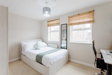 4 bed house, Kingfisher Way, City Centre, Loughborough, LE113NF - Image 1