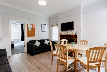 6 bed house, Cumberland Road, City Centre, Loughborough, LE115DE - Image 2