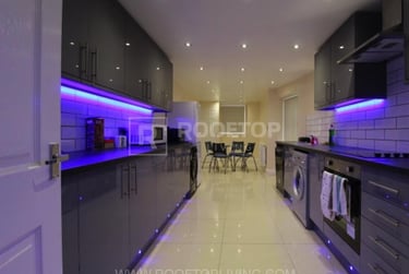 4 bed house, Hyde Park Road, Hyde Park, Leeds, LS61AH - Image 1