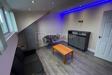 2 bed house, Hyde Park Road, Hyde Park, Leeds, LS61AH - Image 3