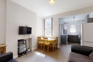 6 bed house, Westbrook Bank, Sharrowvale, Sheffield, S118YJ - Image 4