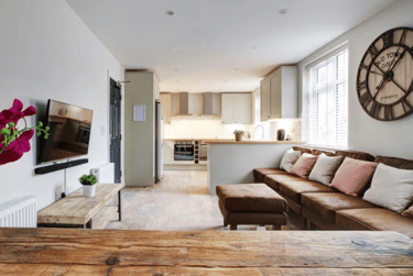 7 bed house, Peel Street, Arboretum, Nottingham, NG14GR - Image 1