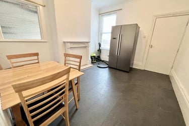 4 bed house, Club Garden Road, Highfield, Sheffield, S118BU - Image 3