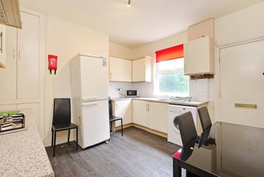 3 bed house, Edmund Road, Heeley, Sheffield, S24EG - Image 1