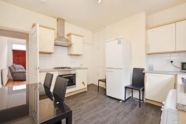 3 bed house, Edmund Road, Heeley, Sheffield, S24EG - Image 2