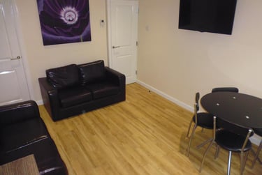 4 bed house, City Road, Heeley, Sheffield, S25HG - Image 3