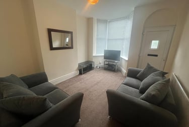 4 bed house, Shoreham Street, Heeley, Sheffield, S14ST - Image 1