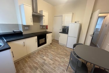 4 bed house, Shoreham Street, Heeley, Sheffield, S14ST - Image 3