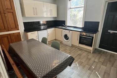 3 bed house, Providence Road, Walkley, Sheffield, S65BD - Image 2