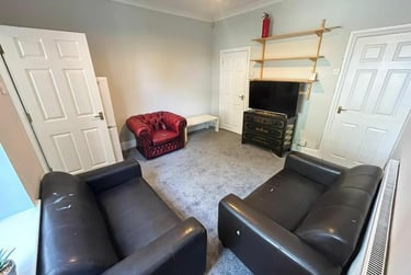4 bed house, Shoreham Street, Heeley, Sheffield, S24FB - Image 2