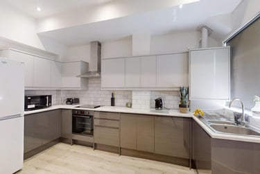 5 bed house, Charlotte Road, Heeley, Sheffield, S14TL - Image 1