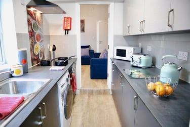 4 bed house, Broad Street, City Centre, Loughborough, LE115AB - Image 2