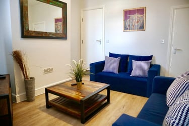 4 bed house, Paget Street, City Centre, Loughborough, LE115DS - Image 1