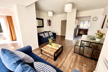 6 bed house, Ashby Road, City Centre, Loughborough, LE113AG - Image 1