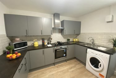 6 bed house, Radmoor Road, City Centre, Loughborough, LE113BP - Image 3